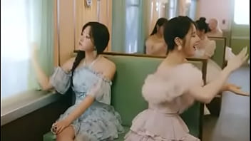 Preview 1 of Deshi Sex Mp4 - [MV]  (LOONA) &quot_Flip That