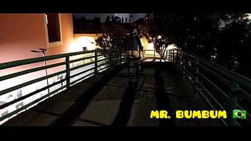 Preview 1 of Cowgirl Fuck - Mr. BUMBUM encontra o cafu&ccedil_u na passarela e mostra o como se faz uma libertinagem na rua (COMPLETO NO RED)