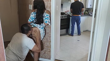 Preview 2 of Sex Xxxvidioos - Me Gusta Montarle Cacho a mi Marido con su Mejor Amigo me pone muy Caliente que nos descubra NTR