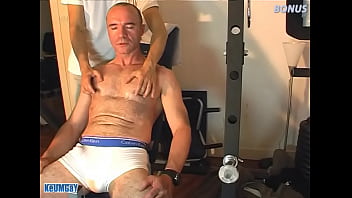 Preview 2 of Incext Com Tnw - Str8 dad came for a casting made a video and gets sucked!