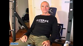 Preview 1 of Incext Com Tnw - Str8 dad came for a casting made a video and gets sucked!