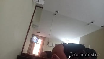 Preview 2 of School Girls Sex Rad Video - Conheci uma gostosa na grava&ccedil_&atilde_o na casa do meu padrinho L&eacute_o ogro e no final a levei para o hotel