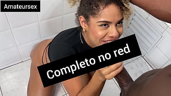 Preview 4 of Barat Mom Sex Di Dapur - Novinha safada tranza escondido do pai e da m&atilde_e dentro do banheiro com o negao dotado