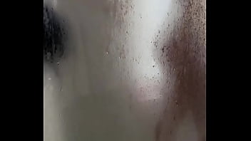Preview 1 of Desi Boss Fucking Aggressively - Lola en la ducha. Lola in the shower