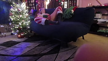 Preview 2 of Shoemaker Com - Hotwife Steffi xmas elf 2 pussy dance (alt version)