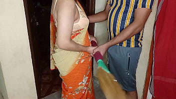Preview 1 of Xnsex In - morning me hot step mom ko choda while she cleaning home