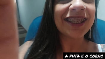 Preview 1 of Real In Car All Nights - PARA TUDO, DEI PARA O NEG&Atilde_O PAUZUDO E FIZ O CORNO CHUPAR MINHA BUCETA