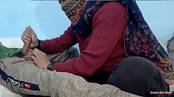 Preview 2 of Www Xxx Baf Bido - Bhabhi masturbates devar with a very good handjob and sexy loud moans in hindi