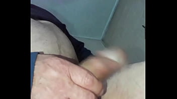 Preview 2 of College Xxx Vidio London - Oso pajero estruja el cabezon hasta correrse..