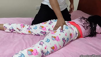 Preview 2 of Thailand Sex With Massage - Le Hago Masaje a mi Sobrina para Agarrarle el culo y Tocarle su Co&ntilde_o Caliente