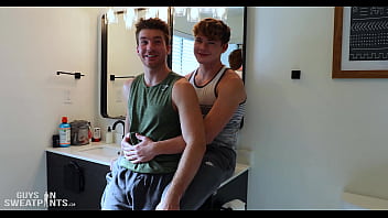 Preview 4 of Phim Cap3 Loan Luan Vung Trom - 3 Loads for Oliver