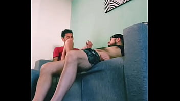 Preview 2 of Bise Six Video - Saboreando la pija peluda de mi macho y luego me coje el culo sumamente