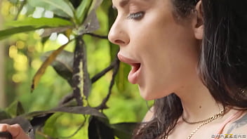 Preview 1 of Png Gays Porn - Keisha&#039_s Anal Picnic - Keisha Grey,  Vivianne Desilva / Brazzers  / stream full from www.zzfull.com/ntim