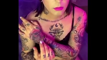 Preview 1 of Ffm Anal Lickfest - Me algemei e bati uma punheta gostosa pra voc&ecirc_