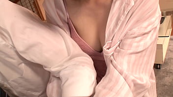 Preview 2 of Urdu Moon - 旦那が近くにいるのに、突然背後からねっとり乳揉みされて、抵抗するも快楽には勝てずに言いなりに&hellip_発情した女は自ら腰を振って何度もイキまくり最後は連続中出し！！【パート1】