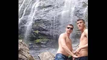 Preview 3 of Macy Joi - TRANSANDO COM O MARIDO NO PELO NAS TRILHAS DA CACHOEIRA EM P&Uacute_BLICO (COMPLETO NO RED)
