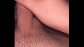 Preview 2 of Moms Porn Tv - Мастурбирую свой член проснувшись ночью от стояка и кончаю в конце.