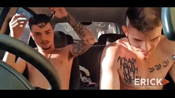 Preview 2 of Little Peachez - eu e meu parceiro Euerickdiaz no centro de S&atilde_o Paulo dentro do carro batendo uma punheta