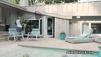 Preview 2 of Saudi Ka Beeg - Pool side big black cocking of Asian bikini beauty