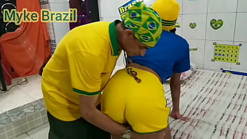 Preview 2 of Kajal Xxxx Www - Depois  de assistir  o  jogo   da  copa  do mundo     a novinha   geovana  almeida  me covidou  para   comimorar   a vitoria do Brasil  entao  agente..transou  bem gostoso