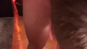 Preview 3 of Xvideoschool - O iau &icirc_n gura ad&acirc_nc de la un tip matur de pe grindr