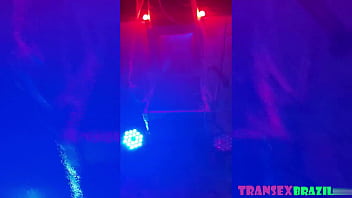 Preview 1 of School Bus Tamilnadu - Era pra ter sido s&oacute_ mais uma balada de Halloween,  s&oacute_ que uma louca que se acha a Jean Grey dos X-MEN me fez por a roupa do Ciclope num Motel e foi tudo isso a&iacute_ que rolou! | Comple