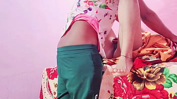 Preview 3 of Threesome Welsh12 - देवर जी अपने दोस्त को समझा लेना उसने मुझे जबरदस्ती से पकड़ लिया और मेरी चूत चोदने लगा। हिंदी ऑडियो।
