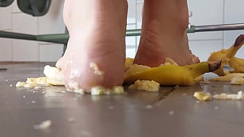 Preview 2 of Massages In Mom - I crush bananas like your dick