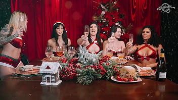 Preview 4 of New Sunny Leone Beach Sex - Especial de Natal California TV