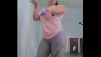 Preview 3 of Sept Girl - Bunduda de legging marcando a calcinha