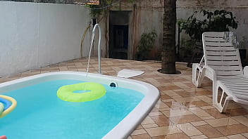 Preview 1 of Cnxxx Video - Aluguei uma casa com piscina e convidei as atrizes porno mais safadas do brasil . Completo no Red