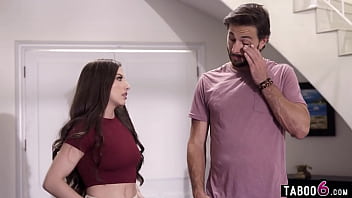 Preview 1 of Perkosa Cewek Lagi Mandi - MILF stepmom Jennifer White competes with stepsons teen girlfriend Spencer Bradley