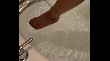 Preview 2 of Film Bokep Selingkuh - love water on my feet