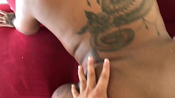 Preview 1 of Lick Armpit - Pr&eacute_via: Sereia Mel se divertindo com o entregador