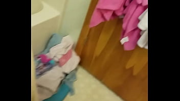 Preview 4 of Xxxxsexy Video Yung Indian - BBW gives small-dick hubby a blowjob in the bathroom