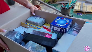 Preview 2 of Fist Old Granny - Very big unboxing !