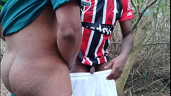 Preview 3 of Bus Hot Sex - Roludos transando gostoso em cena de sexo gay com tes&atilde_o ,  machos  bem roludos fodendo bem gostoso no meio dos matos