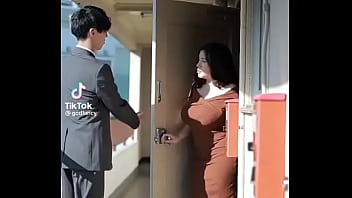 Preview 1 of Real Mom 7 Real Son - Visitando al vecino. Alguien sabe el c&oacute_digo ?