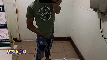 Preview 2 of Deisi Xxx Com - They publish a new porn video of a twink undressing in the city&#039_s public bathroom