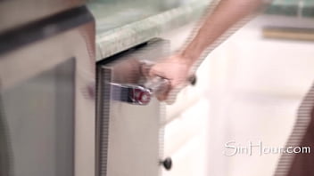 Preview 1 of Eabx Xnxx - Spin The Bottle (Perv Game Night Edition)