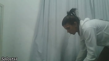 Preview 2 of Girls Orgasm Competition - Travesti gozando no seu quarto na cam