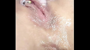 Preview 3 of Yagoxxx - Mizz Skyee Highhh EDGING herself to HOT,  CLOSEUP,  OILED AND WET