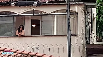 Preview 3 of Teen Russian - Transei com minha amiga na varanda de casa e ficamos pelada pro pessoal da rua