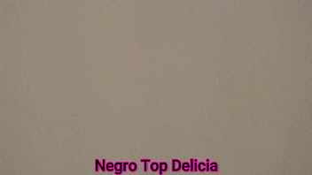 Preview 4 of Vido - A novinha casada n&atilde_o pode mostrar o rosto,  por isso ficou de m&aacute_scara