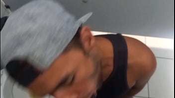 Preview 4 of Garm Aunty - h&eacute_tero Senegales perdeu aposta e deixou o gay mamar seu pau monstro