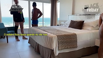 Preview 3 of Village Anti Xn - CONHECI UM NEG&Atilde_O PAUZUDO NA PRAIA E CHAMEI ELE PARA TOMAR BANHO COMIGO NO HOTEL