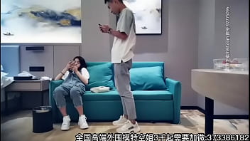 Preview 1 of Hot Gules Nity Sex Full Move - 探花牛仔背带裤长相甜美美女，沙发脱衣调情再到床上玩，苗条身材舔弄扛退猛操