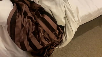 Preview 1 of Mom Riding Son Cock - Espiando a mi MADRASTRA la encuentro en mi cama y termino llenandola de LECHE,  casi me ATRAPA