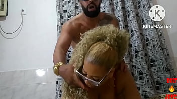 Preview 3 of Sofiya Adams - MARIDO VEM COM A ESPOSA DE SAO PAULO, ELE NO TELEFONE BOLT JONES QUERO IR PRA SUA CASA EM COPACABANA E RASGUE O CU DA MINHA ESPOSA COMO VOC&Ecirc_ FAZ NOS FILMES.