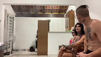 Preview 1 of Uk Sexy Girls - Badmelli chamou sua amiga Sabrina Prezotte para ir em casa,  ela foi tomar banho e eu comi a Sabrina enquanto ela tomava banho